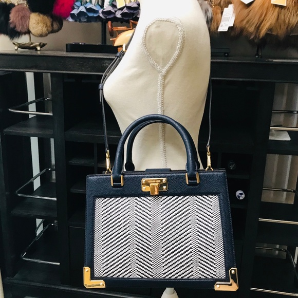 Michael Kors Kinsley Accordion Satchel Wallet Set - Picture 7 of 8